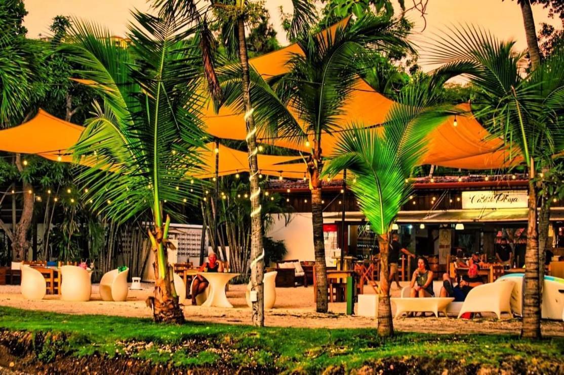 Cafe De Playa Beach Front Hotel Coco Εξωτερικό φωτογραφία