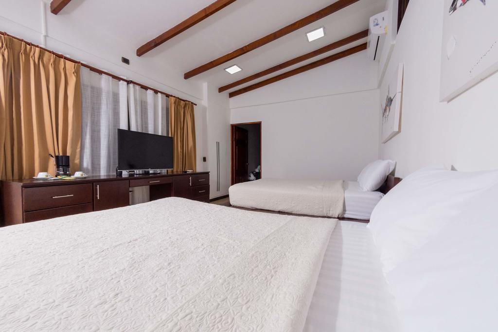 Cafe De Playa Beach Front Hotel Coco Εξωτερικό φωτογραφία