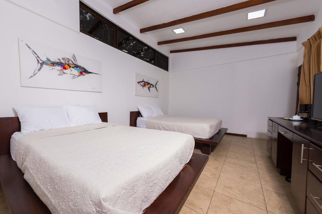 Cafe De Playa Beach Front Hotel Coco Εξωτερικό φωτογραφία