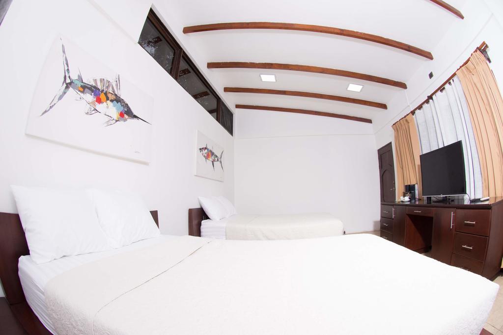 Cafe De Playa Beach Front Hotel Coco Εξωτερικό φωτογραφία