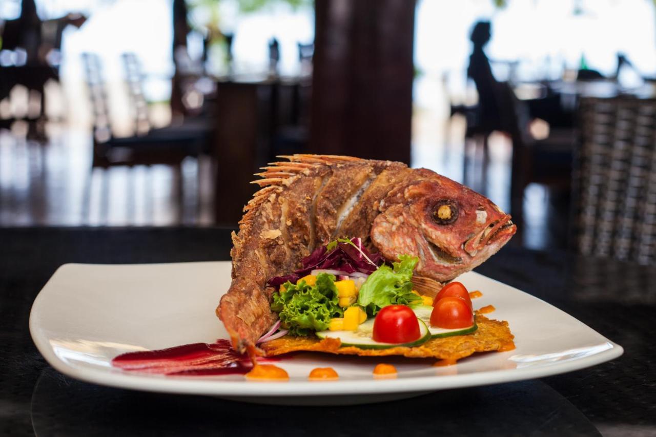 Cafe De Playa Beach Front Hotel Coco Εξωτερικό φωτογραφία
